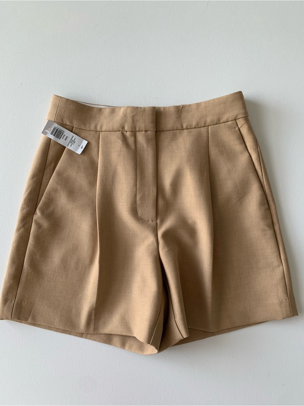 Wilfred short size 4 NWT